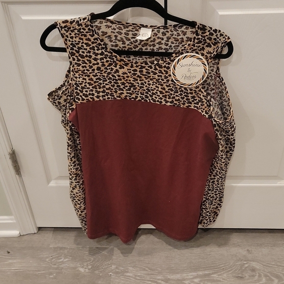 sunshine & roses Tops - NWT Leopard Cold Shoulder Top